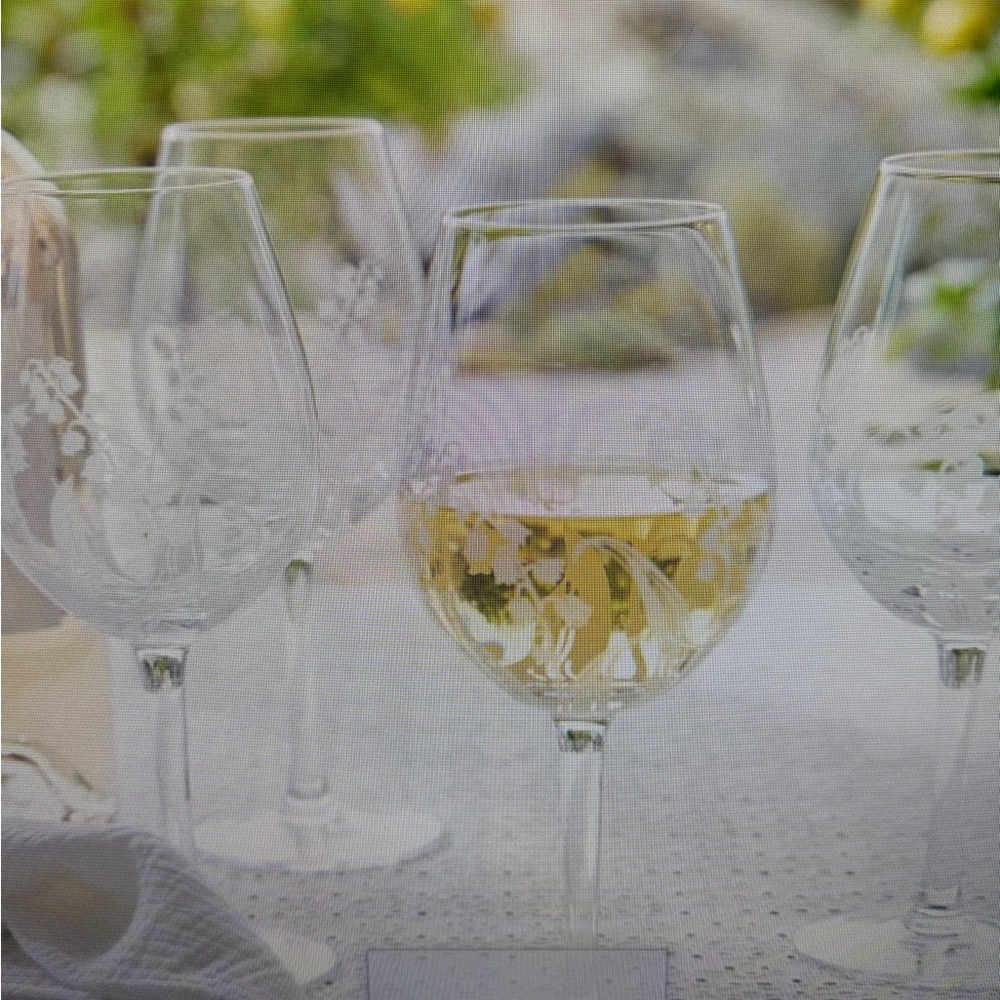 Monique Lhuillier Lily of the Valley Wine Glass Set 4 glasses